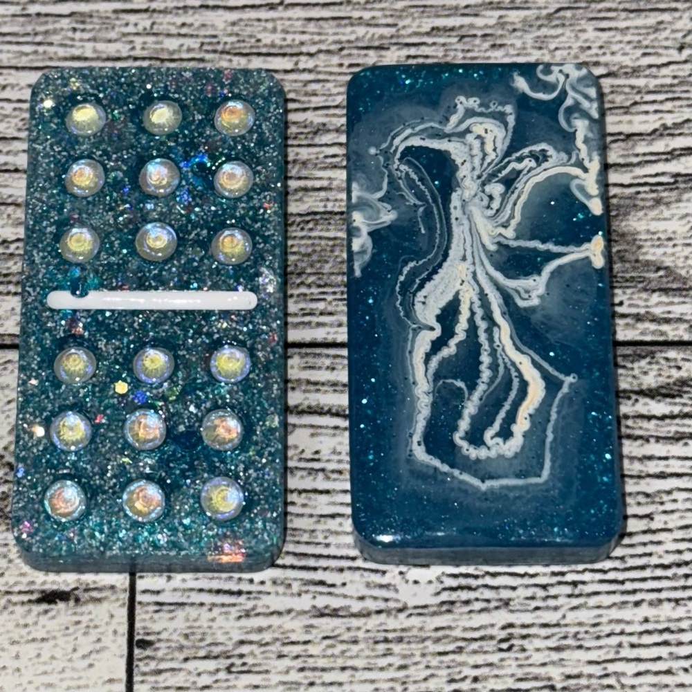 New-Handmade Frozen Themed Double Nine Blue Glitter Domino Set (55 Dominoes) - Picture 3 of 4